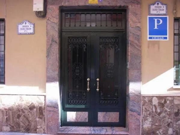 بيت ضيافة Colonia موتريل